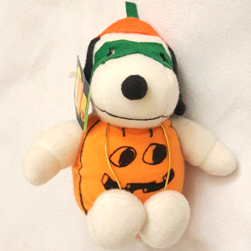 Peanuts Snoopy In Pumpkin Costume 6 inch Plush Halloween Holiday Collectible NWT